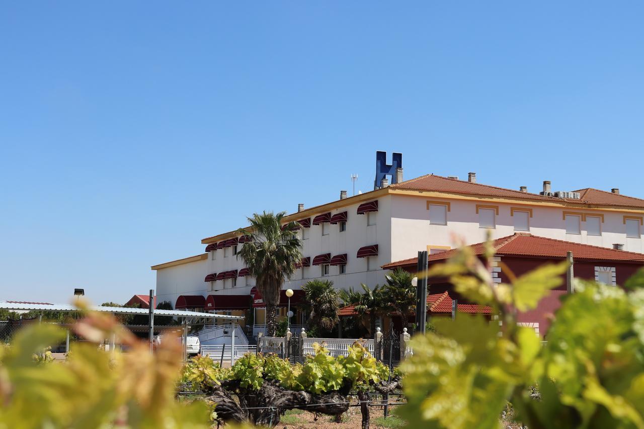 Hotel Acosta Ciudad De La Musica فيلافرانكا دي لوس باروس المظهر الخارجي الصورة