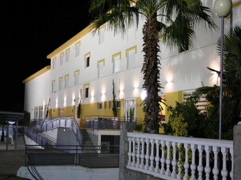 Hotel Acosta Ciudad De La Musica فيلافرانكا دي لوس باروس المظهر الخارجي الصورة